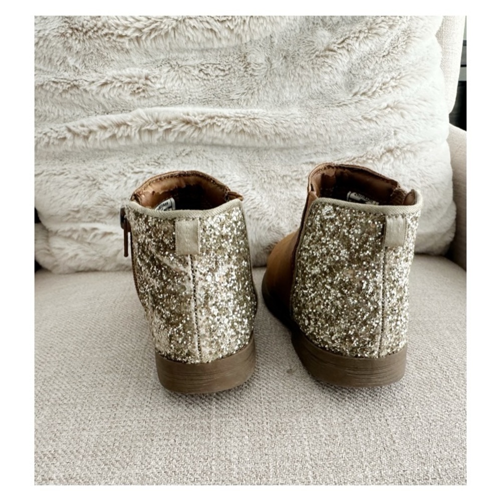 Oshkosh Bootie’s - Picture 3 of 6